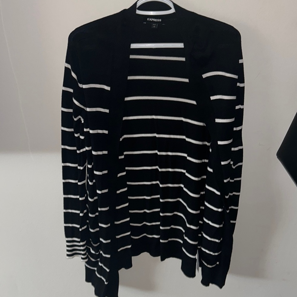 Size L cardigan